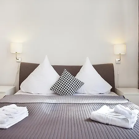 Spacious Ruterra 3bdr Flat * Prague