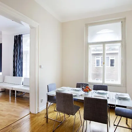 Apartment Spacious Ruterra 3bdr Flat *