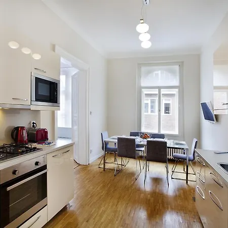 Spacious Ruterra 3bdr Flat *